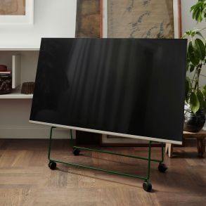PLEASE WAIT to be SEATED CARRY TV-stander m. Hjul