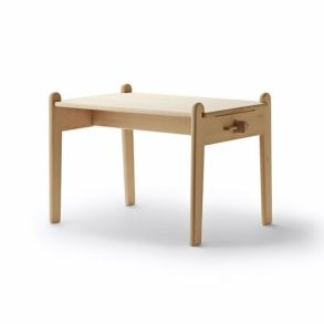 Carl Hansen & Sn Wegner Peters Bord CH411