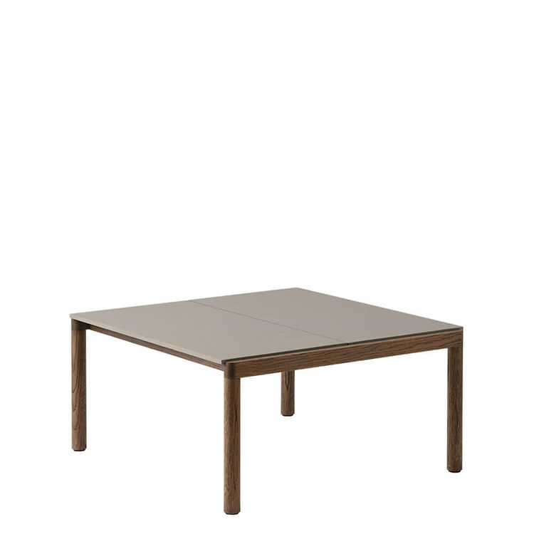 Muuto Couple Coffee Table Plain 80 X 84 - Taupe/Mørk Olieret Eg Taupe/Dark Oiled Oak