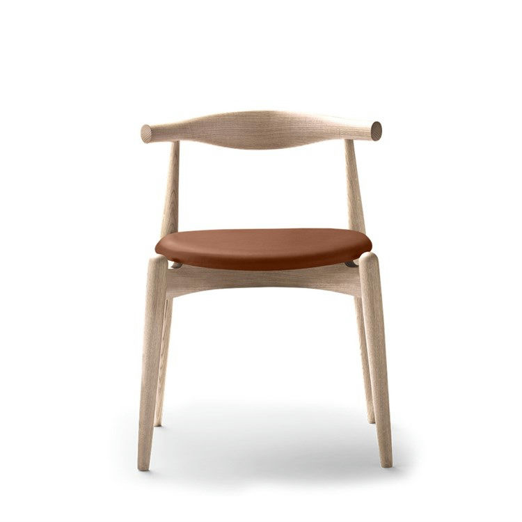 Carl Hansen & Søn CH20 Elbow Spisebordsstol Læder Sæbebehandlet Eg Thor 307 (Cognac)