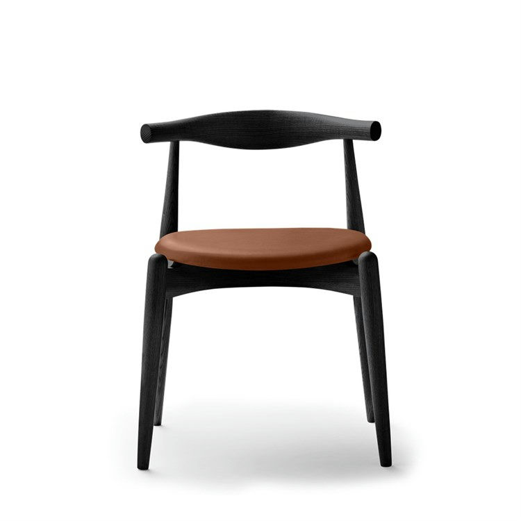 Carl Hansen & Søn CH20 Elbow Spisebordsstol Læder Sortmalet Eg Thor 307 (Cognac)