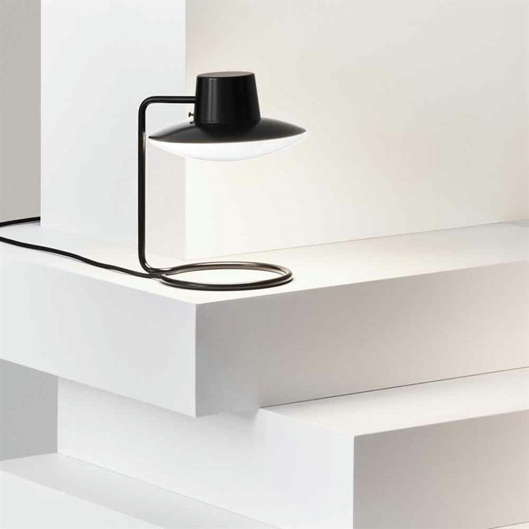 Louis Poulsen AJ Oxford Bordlampe Lav White Opal Glass