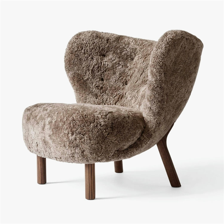 Andtradition Little Petra Loungestol VB1 Oiled Walnut/Sheepskin, 17mm Sahara